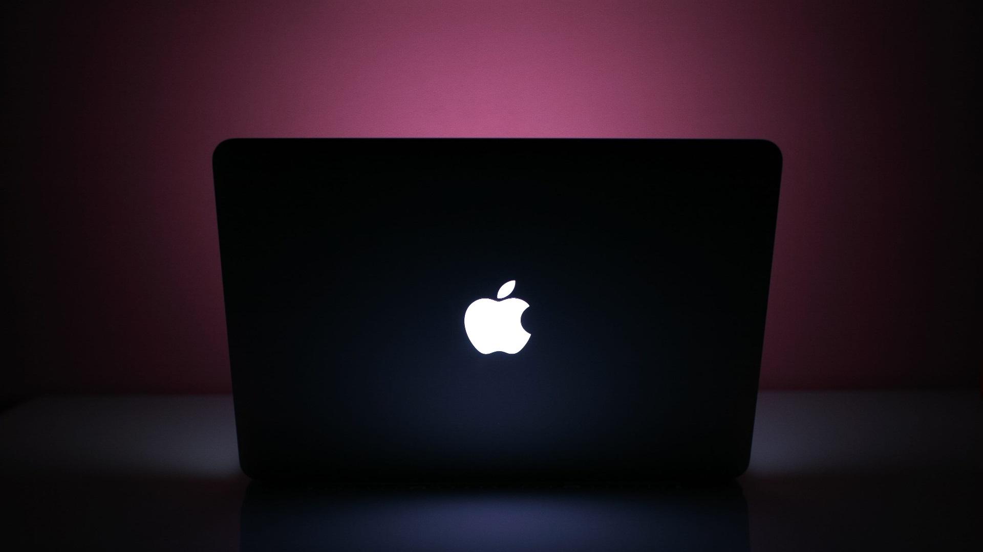 Logo trái táo phát sáng có thể sẽ quay trở lại trên MacBook trong tương lai - Ảnh 1. Logo trái táo phát sáng có thể sẽ quay trở lại trên MacBook trong tương lai - Ảnh 1.