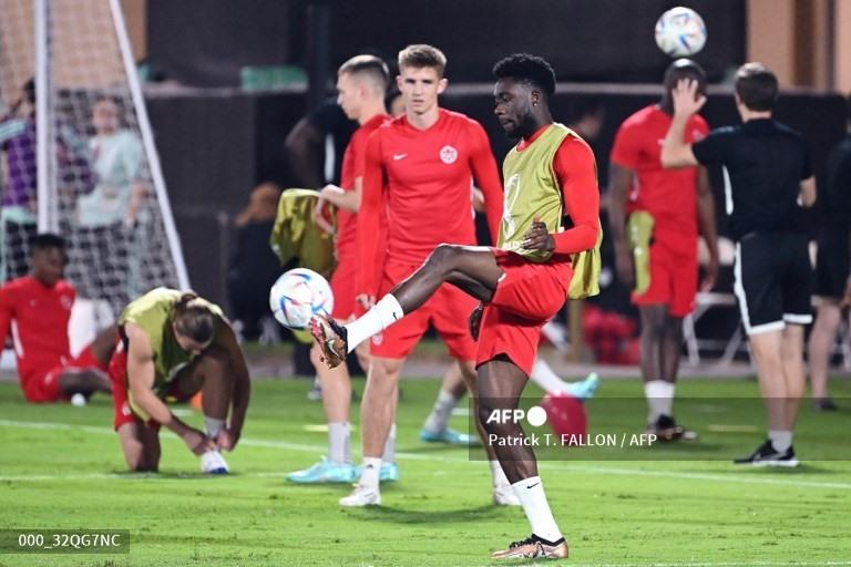 Alphonso Davies để ngỏ khả năng ra sân.  Ảnh: AFP