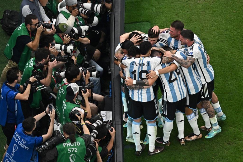 Argentina đang đứng thứ nhì bảng C. Ảnh: AFP.