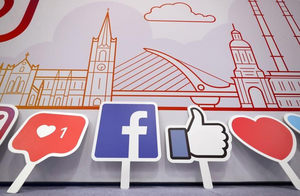 Sự ra đời của nút like: Từ bị Mark Zuckerberg chê đến nút bấm ‘quyền lực’ tạo nên xu hướng toàn cầu - Ảnh 6. Sự ra đời của nút like: Từ bị Mark Zuckerberg chê đến nút bấm ‘quyền lực’ tạo nên xu hướng toàn cầu - Ảnh 6.