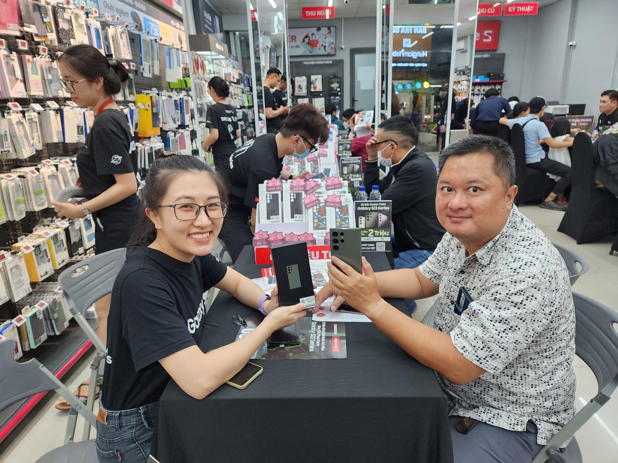 Độc lạ Samsung: Từng có giá 50 triệu, smartphone này mất 99% giá trị khi thu cũ đổi mới - Ảnh 7. Độc lạ Samsung: Từng có giá 50 triệu, smartphone này mất 99% giá trị khi thu cũ đổi mới - Ảnh 7.