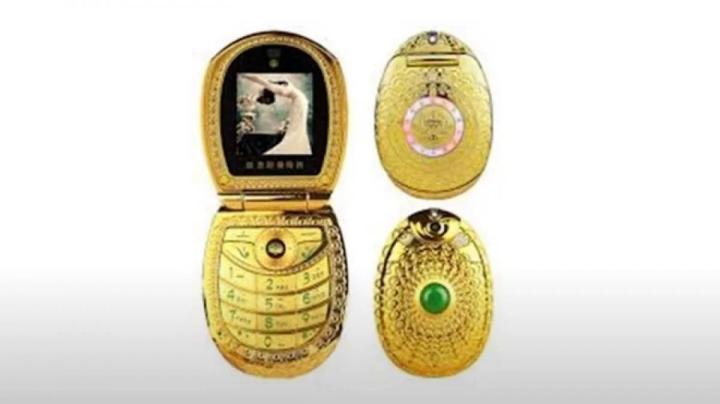 Top 12 chiếc điện thoại kỳ lạ từ những năm 2000 - Ảnh 10. Top 12 chiếc điện thoại kỳ lạ từ những năm 2000 - Ảnh 10.
