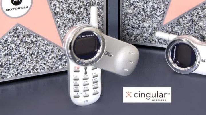 Top 12 chiếc điện thoại kỳ lạ từ những năm 2000 - Ảnh 4. Top 12 chiếc điện thoại kỳ lạ từ những năm 2000 - Ảnh 4.