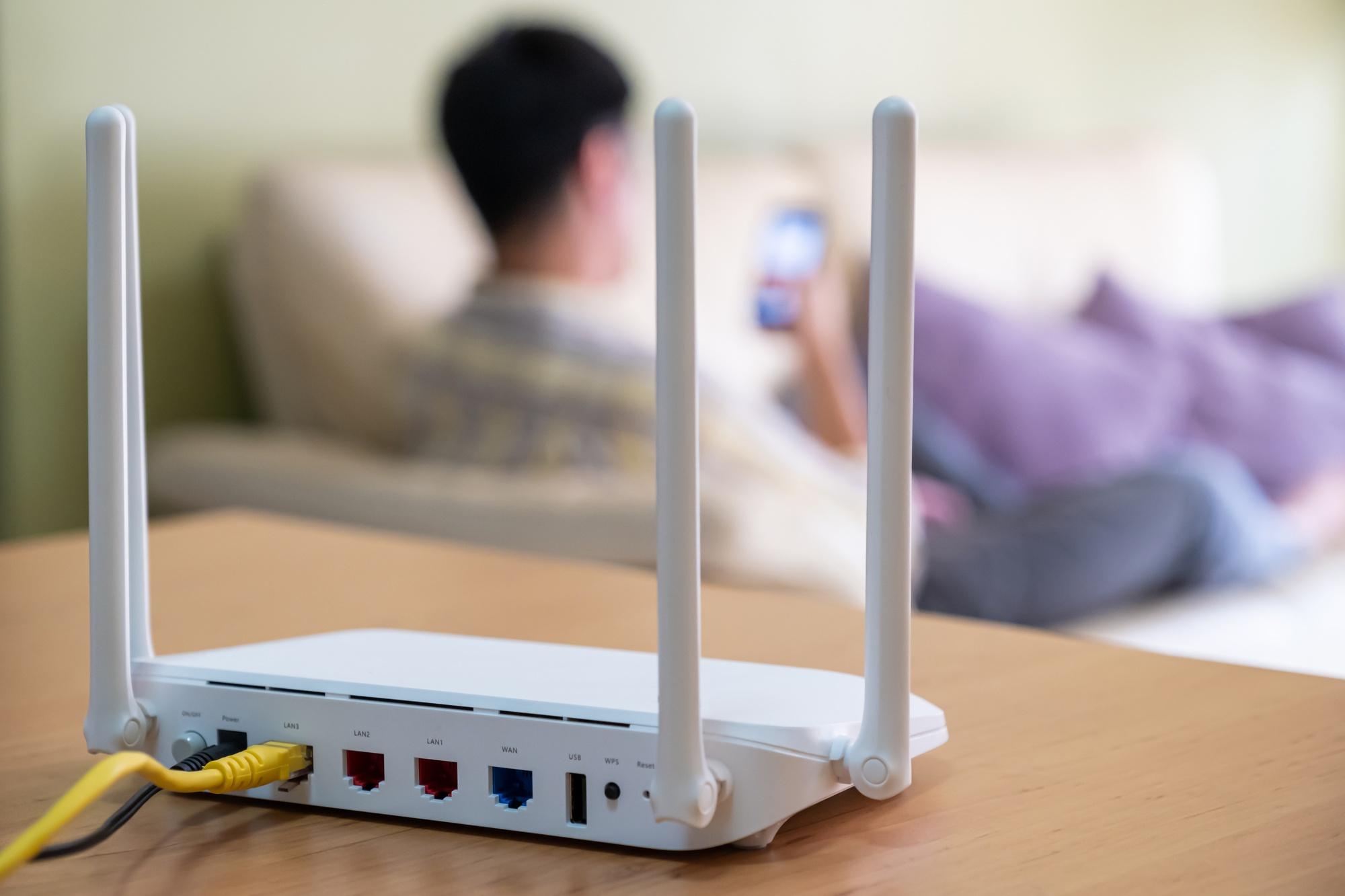 Bất ngờ những thứ không bao giờ nên đặt gần bộ phát Wi-Fi, hóa ra chúng ta toàn làm sai? - Ảnh 2.