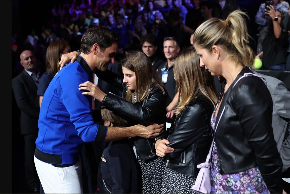 Roger Federer trút được nhiều gánh nặng sau khi giải nghệ