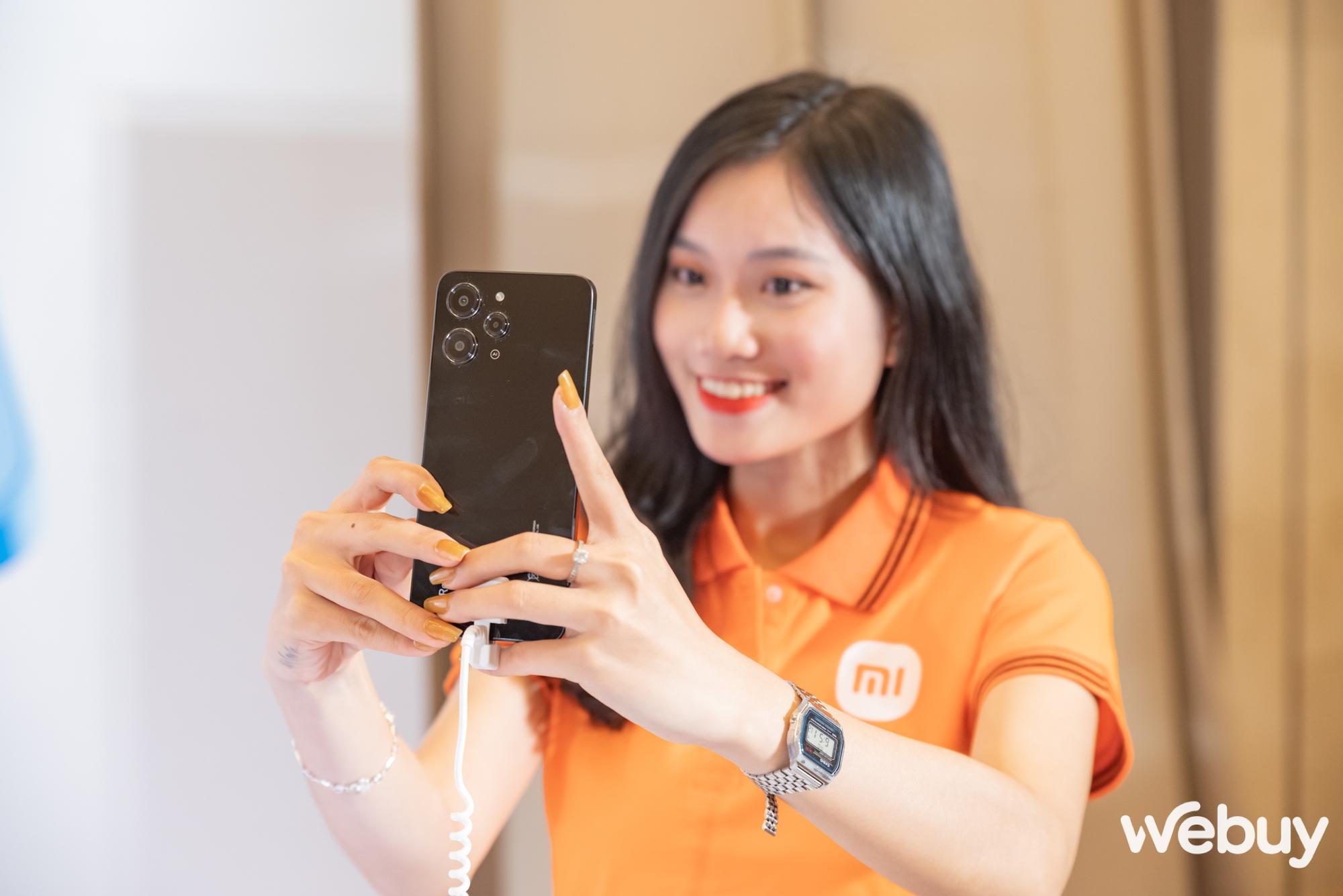 Đây là Redmi 12: Giá dưới 4 triệu có mặt lưng kính, camera 50MP, kháng nước IP53, màn hình 90Hz - Ảnh 1.