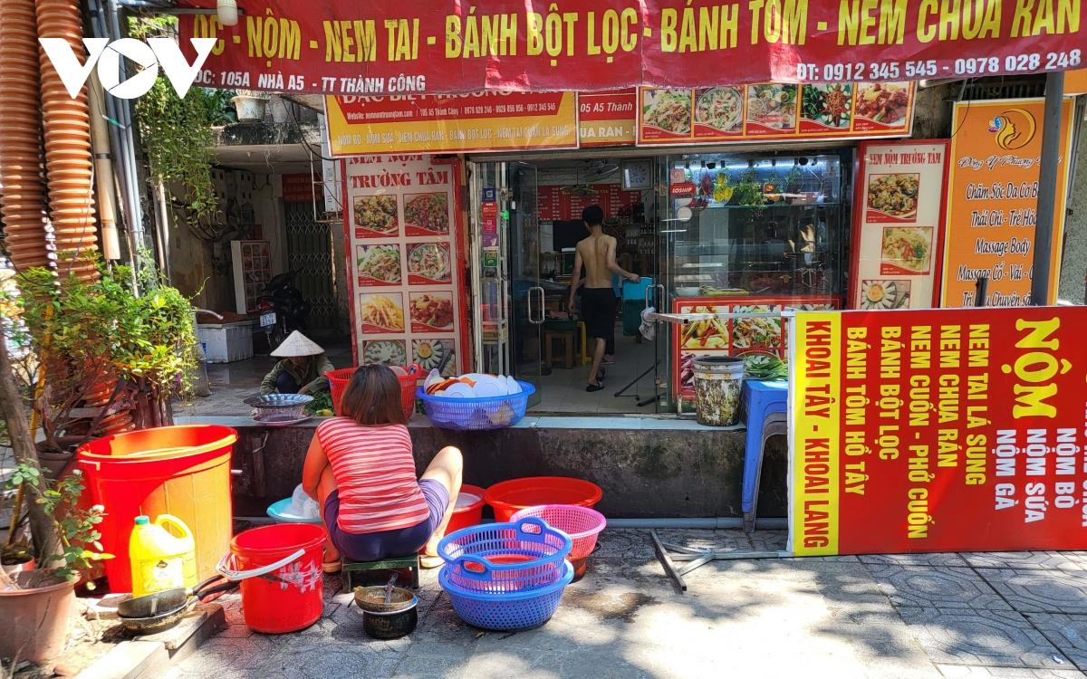 via he, san choi tap the o ha noi bi chiem dung lam noi kinh doanh hinh anh 14