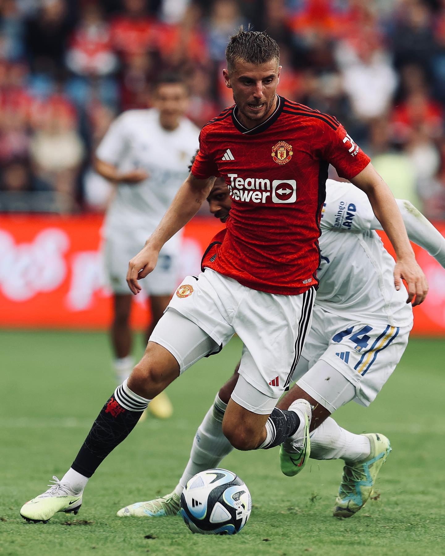 Mason Mount có màn ra mắt ấn tượng, đáp ứng được kì vọng của Erik ten Hag. Ảnh: AFP