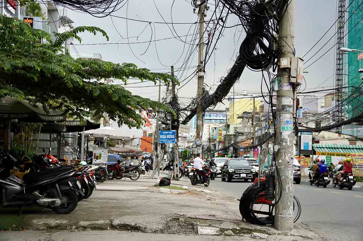 Dự án được tài trợ bởi Ngân hàng Phát triển châu Á (ADB), Ngân hàng Tái thiết Đức (KfW), Ngân hàng Đầu tư châu Âu (EIB) và nguồn vốn đối ứng từ ngân sách của thành phố. Theo kế hoạch, dự án sẽ hoàn thành vào năm 2026. Tuy nhiên, do công tác giải phóng mặt bằng gặp nhiều khó khăn nên dự án được lùi thời gian hoàn thành đến năm 2030.