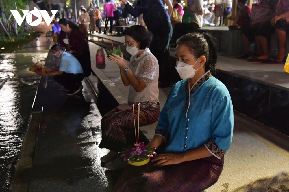 bangkok siet chat an ninh trong dip le hoi halloween, loy krathong hinh anh 2