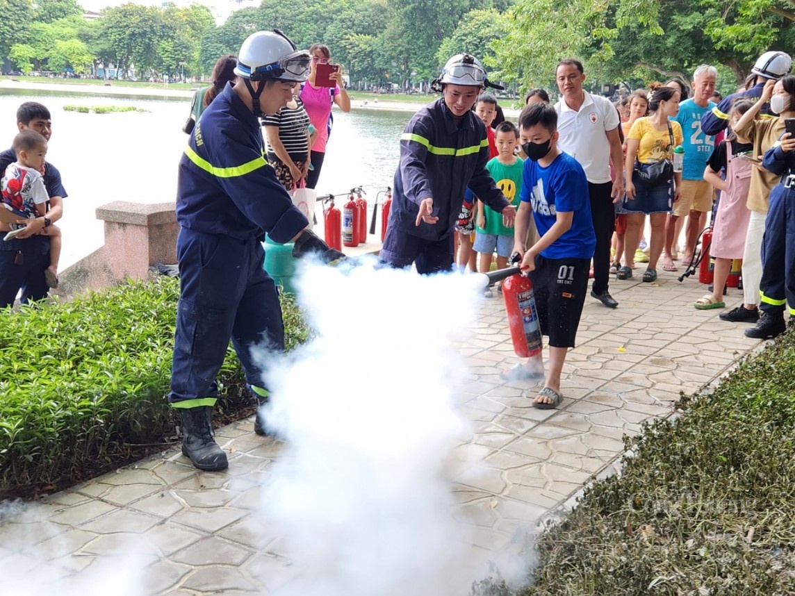 Từ vụ cháy nhà ở Trung Kính, cần cấm mô hình nhà trọ kết hợp kinh doanh trong khu dân cư