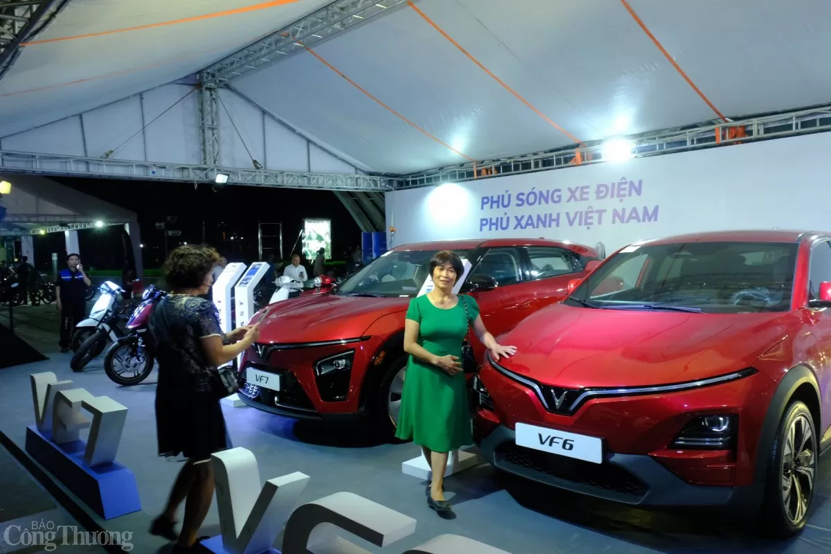 Hà Nội: Du khách thích thú trải nghiệm văn hóa ở hội chợ Xúc tiến thương mại quận Bắc Từ Liêm Hà Nội: Du khách thích thú trải nghiệm văn hóa ở hội chợ Xúc tiến thương mại quận Bắc Từ Liêm