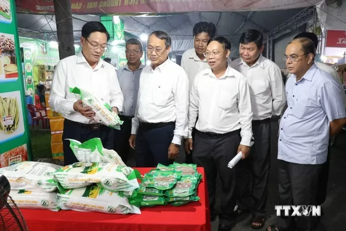 Trà Vinh đưa hàng Việt đến người tiêu dùng nông thôn Trà Vinh đưa hàng Việt đến người tiêu dùng nông thôn