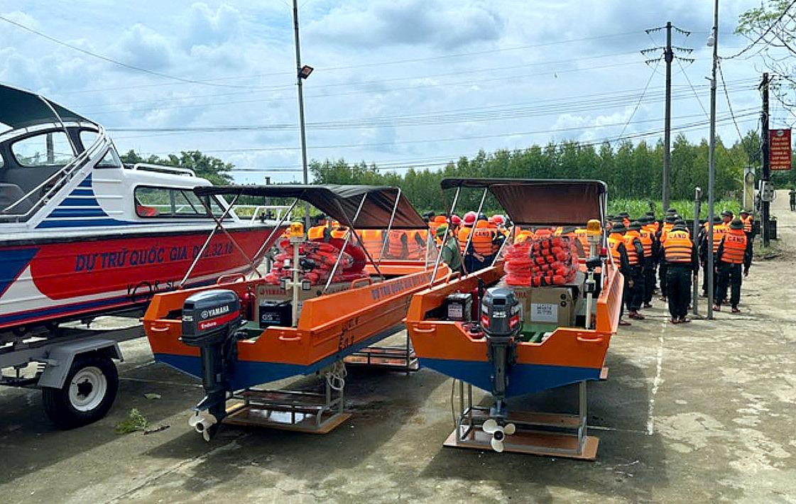 Xây dựng kế hoạch mua sắm các mặt hàng thiết yếu, chiến lược đưa vào DTQG và  bố trí dự trữ tại các địa bàn trọng điểm, để bảo đảm chủ động ứng phó nhanh, hiệu quả khi có tình huống đột xuất, cấp bách xảy ra.