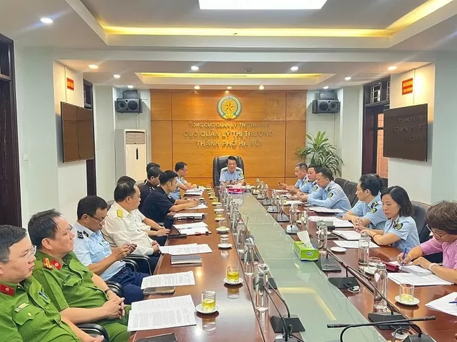 Hà Nội: Kiểm tra liên ngành chống buôn lậu, gian lận thương mại dịp cuối năm 2024 và Tết Nguyên đán 2025 Hà Nội: Kiểm tra liên ngành chống buôn lậu, gian lận thương mại dịp cuối năm 2024 và Tết Nguyên đán 2025