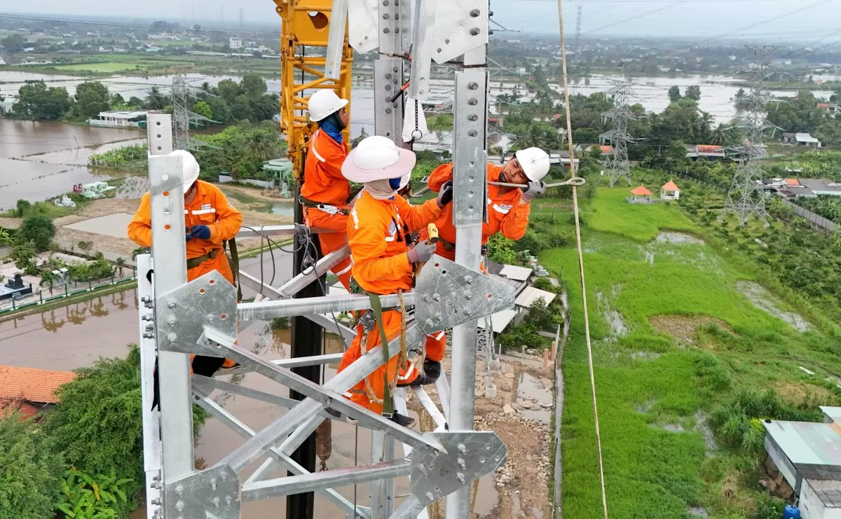 Ngành điện miền Nam đưa vào vận hành loạt công trình điện trọng điểm