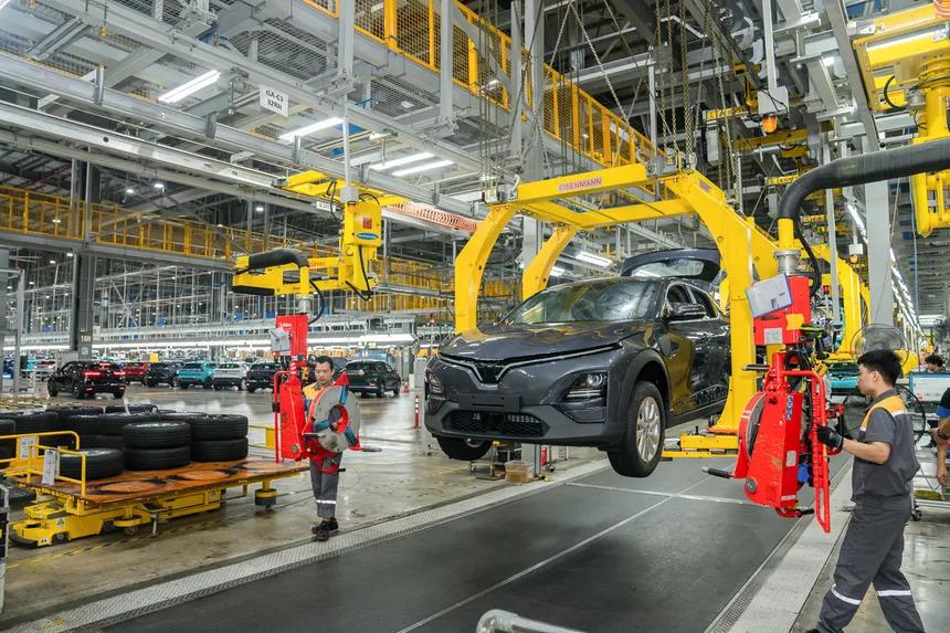 Quên câu chuyện ốc vít đi, xe VinFast đã có hơn 60% linh kiện nội địa: Ghế, đèn, vành, phanh, động cơ... đều sản xuất tại Việt Nam- Ảnh 15. Quên câu chuyện ốc vít đi, xe VinFast đã có hơn 60% linh kiện nội địa: Ghế, đèn, vành, phanh, động cơ... đều sản xuất tại Việt Nam- Ảnh 15.