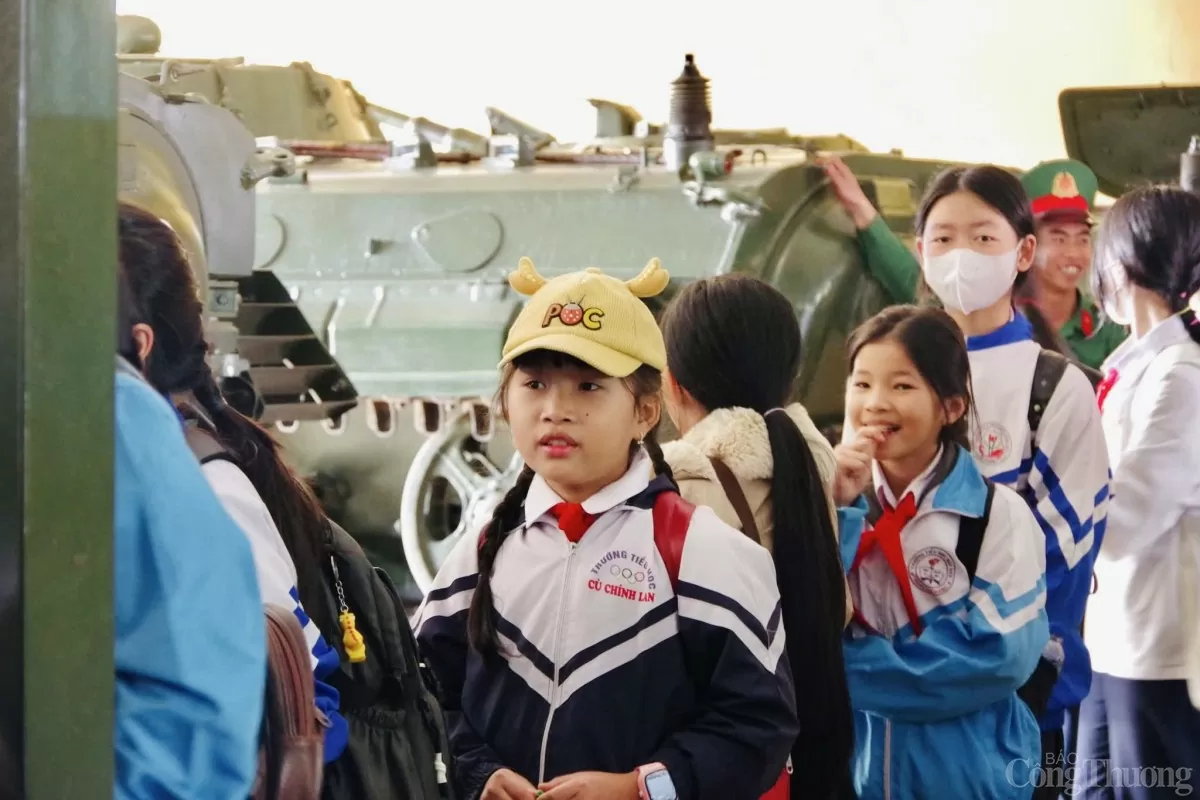 Học sinh Gia Lai hào hứng với nhiều trải nghiệm thú vị khi được hoá thân thành chiến sĩ Gia Lai: Học sinh hào hứng với nhiều trải nghiệm thú vị khi được hoá thân thành chiến sĩ