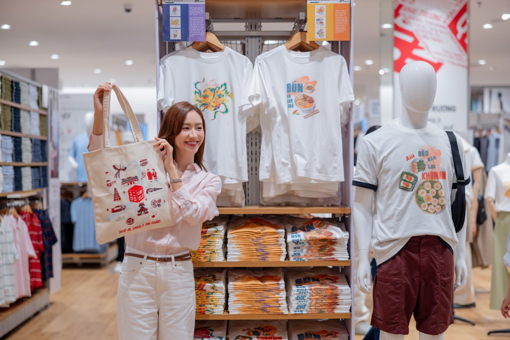 Hoa hậu H’Hen Niê, Doanh nhân Helly Tống cùng các khách mời góp mặt tại sự kiện, khám phá không gian cửa hàng UNIQLO đầu tiên tại miền Trung Hoa hậu H’Hen Niê, Doanh nhân Helly Tống cùng các khách mời góp mặt tại sự kiện, khám phá không gian cửa hàng UNIQLO đầu tiên tại miền Trung