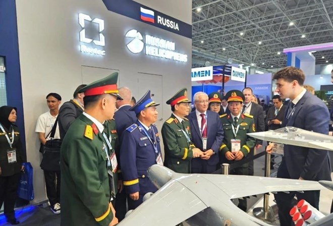 Doanh nghiệp 24 nước dự Triển lãm hàng hải và hàng không vũ trụ LIMA 2025