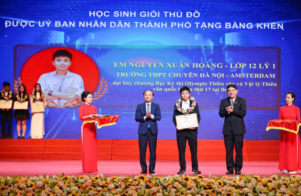 Ở đâu có học sinh chăm ngoan, thầy cô tâm huyết... ở đó thành tựu sẽ nở hoa