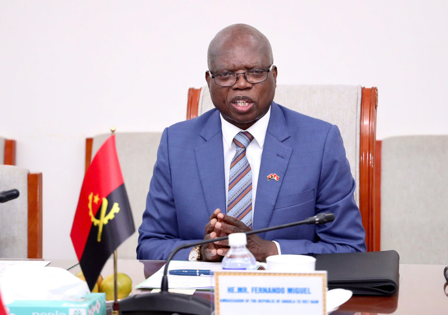 bt-tiep-dai-su-angola.jpg
