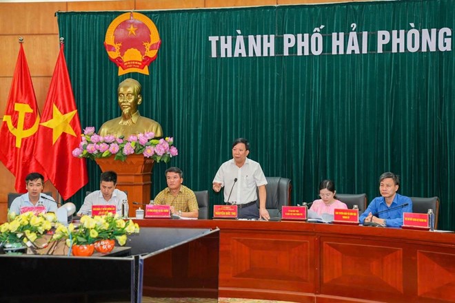 Phó Chủ tịch UBND thành phố Nguyễn Đức Thọ chủ trì cuộc họp. Ảnh: Cổng Thông tin điện tử Hải Phòng