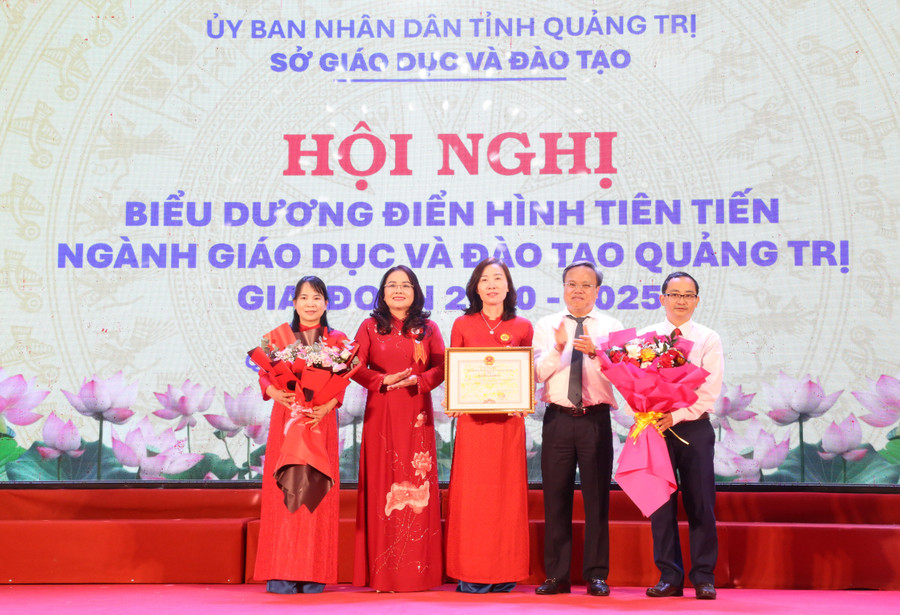 dien-hinh-giao-duc-2-1702.jpg