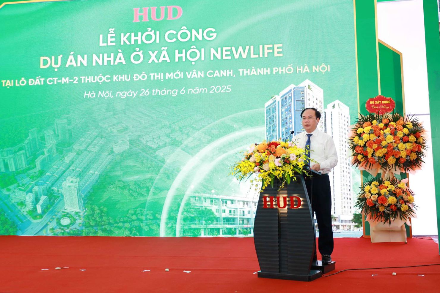 Thứ trưởng Bộ Xây dựng Nguyễn Văn Sinh phát biểu tại Lễ Khởi công. Ảnh: BXD