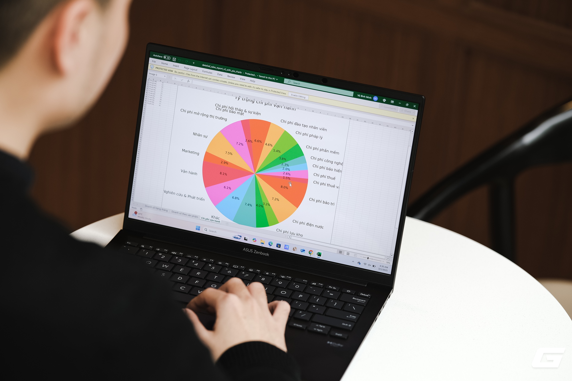 Giới trẻ quan tâm đến laptop AI trong mùa tựu trường 2025- Ảnh 4. Giới trẻ quan tâm đến laptop AI trong mùa tựu trường 2025- Ảnh 4.