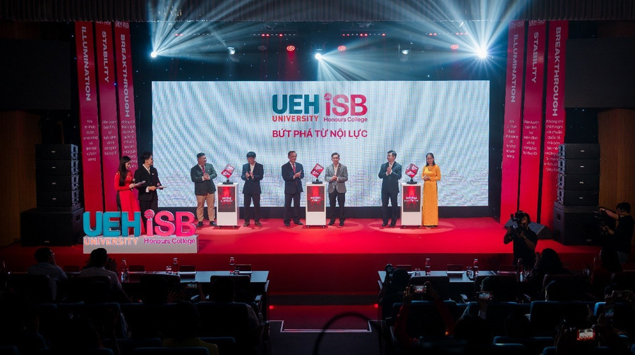 Trường Tài năng UEH.ISB: Bước đệm ra thế giới cho sinh viên Việt Nam