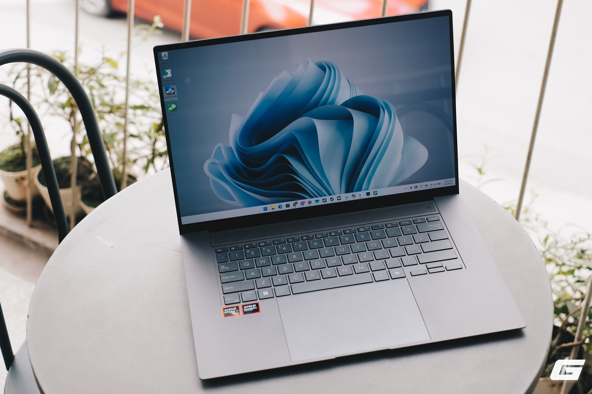 Giới trẻ quan tâm đến laptop AI trong mùa tựu trường 2025- Ảnh 1. Giới trẻ quan tâm đến laptop AI trong mùa tựu trường 2025- Ảnh 1.