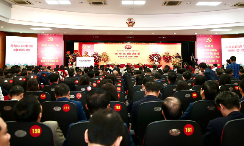Sáng 16/7, tại Hà Nội, Phiên chính thức Đại hội đại biểu Đảng bộ Bộ Công Thương lần thứ nhất, nhiệm kỳ 2025 - 2030 đã diễn ra