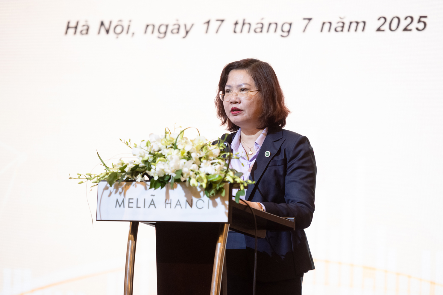 Chủ tịch UBCKNN Vũ Thị Chân Phương đánh giá, vai trò và nỗ lực của các đơn vị thành viên, các doanh nghiệp niêm yết là hết sức quan trọng trong quá trình nâng hạng thị trường chứng khoán. 