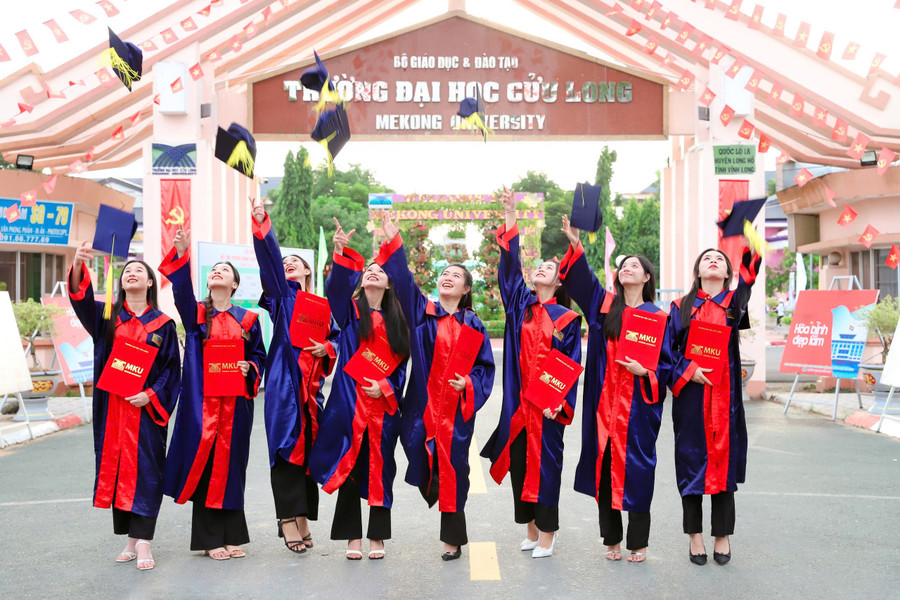 Sinh viên Trường ĐH Cửu Long.
