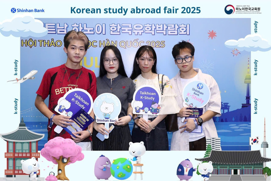 Các em học sinh tham gia Hội chợ Du học Hàn Quốc 2025.