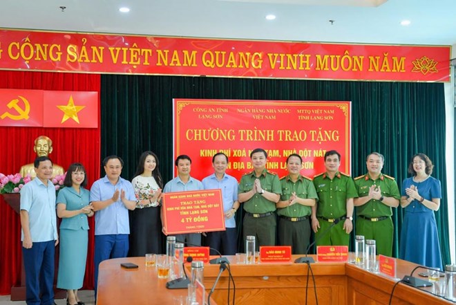 Ngành Ngân hàng đã hỗ trợ 82 tỉ đồng, tương đương với 1.366 căn nhà mới