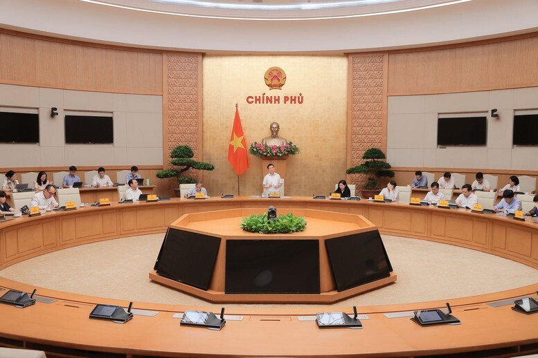 Phó Thủ tướng Chính phủ Hồ Đức Phớc chủ trì cuộc họp Ban Chỉ đạo cơ cấu lại các tổ chức tín dụng và xử lý nợ xấu - Ảnh: VGP/Trần Mạnh