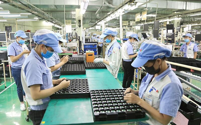 Sản xuất linh kiện điện tử tại Công ty TNHH Katolec Việt Nam (Khu công nghiệp Quang Minh, huyện Mê Linh). Ảnh: Nhật Nam