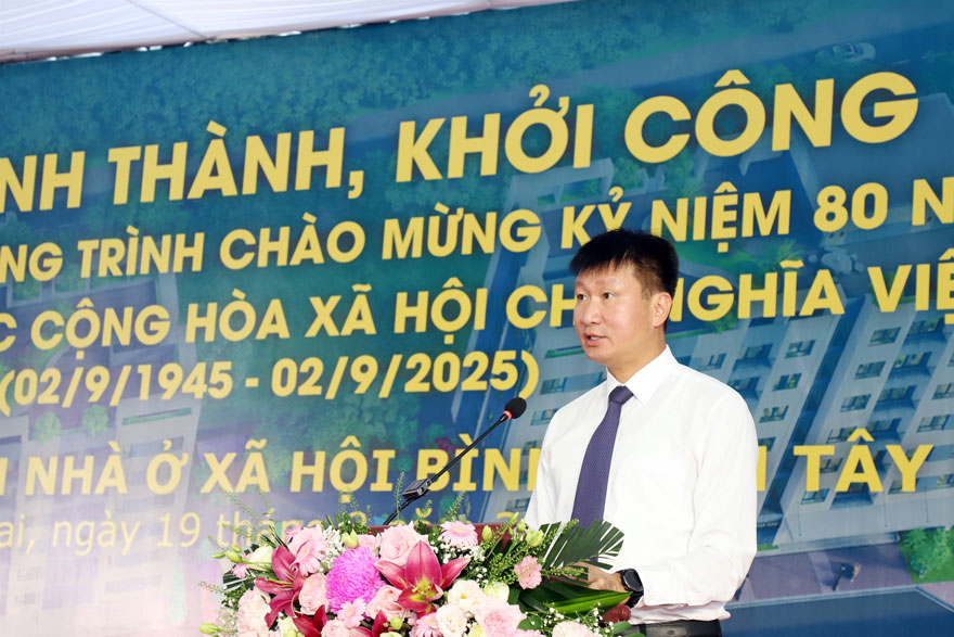 Chủ tịch UBND tỉnh Lào Cai Trần Huy Tuấn đề nghịnNhà đầu tư và các đơn vị thi công tập trung cao độ, quyết liệt trong tổ chức triển khai dự án. Ảnh: Linh Vũ