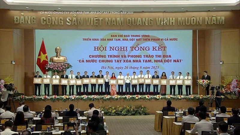 TKV và các đơn vị được nhận Bằng khen của Thủ tướng Chính phủ về phong trào thi đua “Cả nước chung tay xóa nhà tạm, nhà dột nát trong năm 2025”
