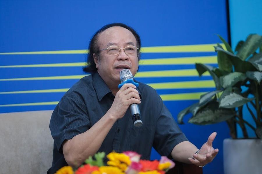 thay-thong-chu-bien-mon-ngu-van.jpg
