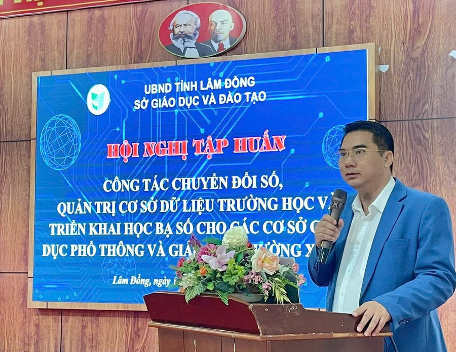 TS Phan Thanh Hải – Phó Giám đốc Thường trực Sở GD&ĐT Lâm Đồng chỉ đạo tập huấn. (Ảnh: VP)