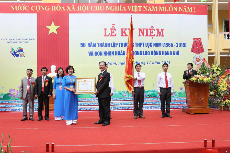 luc-nam-2.jpg
