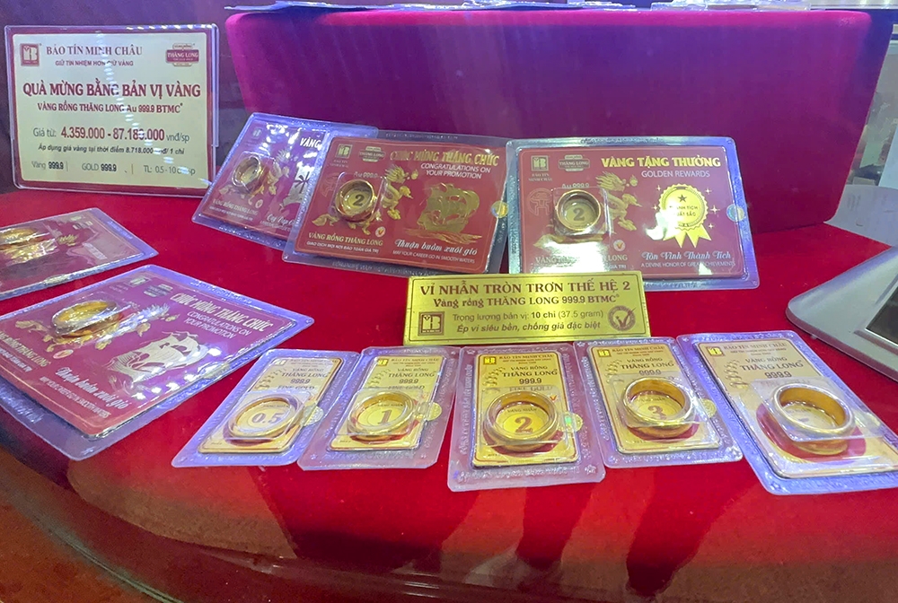 gia vang hom nay 13 10 vang sjc lap dinh giao dich o muc 143,6 trieu dong luong hinh anh 1