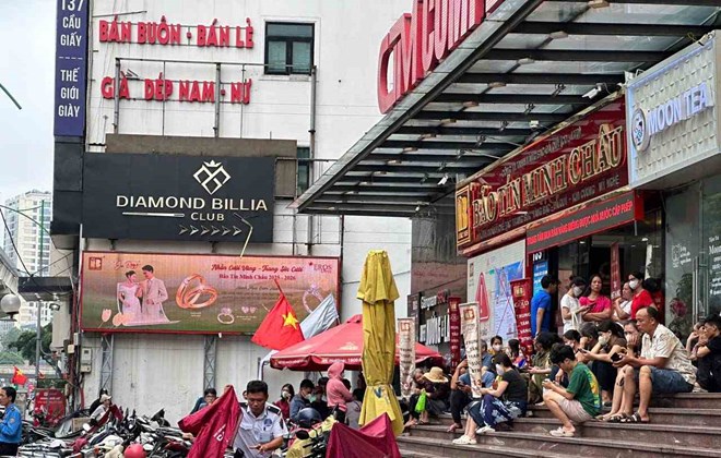 Các ngân hàng lớn đồng loạt nâng dự báo giá vàng