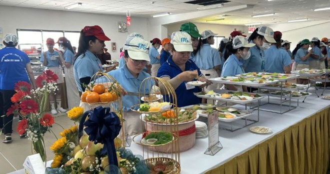 Công đoàn Công ty TNHH Furukawa Vĩnh Long tổ chức buffet chào mừng Ngày Phụ nữ Việt Nam