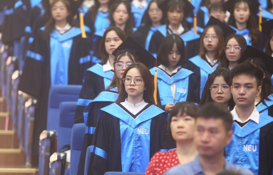 Sinh viên Đại học Kinh tế Quốc dân. Ảnh minh họa: INT
