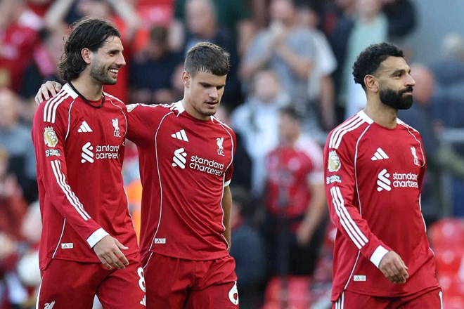 Những người mới của Liverpool chưa ăn nhập cùng các cựu binh. Ảnh: AFP