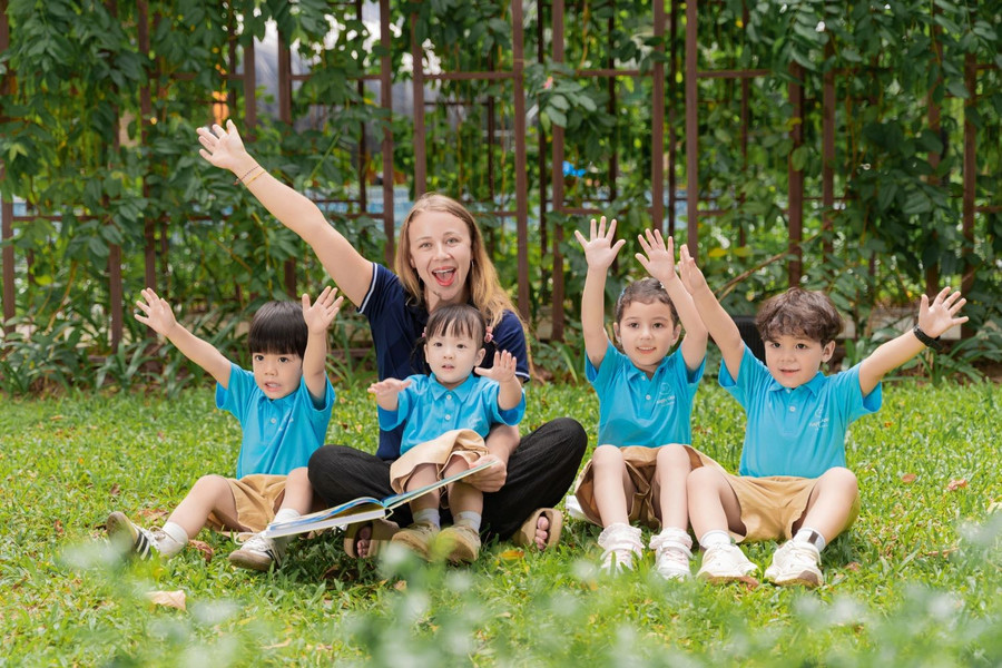 Trẻ học tập tại Happy Cloud Preschool luôn tự tin giao tiếp và có khả năng sử dụng song ngữ Tiếng Anh – Tiếng Việt linh hoạt 106.jpg